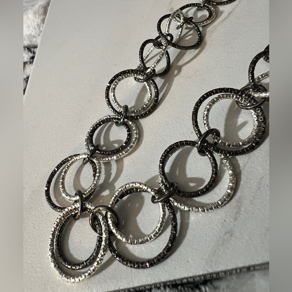 Elegant Silver and Black Chain Link Necklace, approx. 39” - Picture 4 of 10